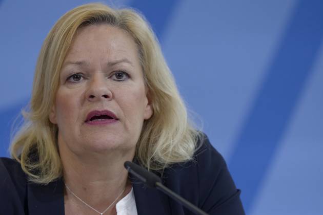 Jahresbericht Bundespolizei 2022 vorgestellt 2023-11-08 - Deutschland, Berlin - Nancy Faeser (SPD), Bundesministerin des Inneren und für Heimat, und der Bundespolizeipräsident stellen den Jahresbericht der Bundespolizei 2022 vor.