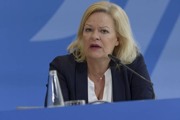 Jahresbericht Bundespolizei 2022 vorgestellt 2023-11-08 - Deutschland, Berlin - Nancy Faeser (SPD), Bundesministerin des Inneren und für Heimat, und der Bundespolizeipräsident stellen den Jahresbericht der Bundespolizei 2022 vor.