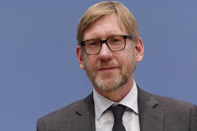 Jahresbericht Bundespolizei 2022 vorgestellt 2023-11-08 - Deutschland, Berlin - Bundespressekonferenz: LKW-Hersteller und Logistikverbände betrachten politische Rahmenbedingungen als Hemmnis für die Klimaneutralität des Güterkraftverkehrs. Im Bild Frank Huster, Hauptgeschäftsführer Bundesverband Spedition und Logistik (DSLV).