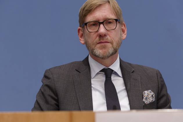 Jahresbericht Bundespolizei 2022 vorgestellt 2023-11-08 - Deutschland, Berlin - Bundespressekonferenz: LKW-Hersteller und Logistikverbände betrachten politische Rahmenbedingungen als Hemmnis für die Klimaneutralität des Güterkraftverkehrs. Im Bild Frank Huster, Hauptgeschäftsführer Bundesverband Spedition und Logistik (DSLV).