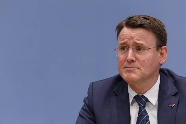 Jahresbericht Bundespolizei 2022 vorgestellt 2023-11-08 - Deutschland, Berlin - Bundespressekonferenz: LKW-Hersteller und Logistikverbände betrachten politische Rahmenbedingungen als Hemmnis für die Klimaneutralität des Güterkraftverkehrs. Im Bild Alexander Vlaskamp, Vorstandsvorsitzender MAN Truck & Bus SE.