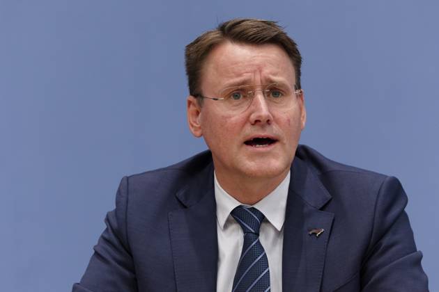 Jahresbericht Bundespolizei 2022 vorgestellt 2023-11-08 - Deutschland, Berlin - Bundespressekonferenz: LKW-Hersteller und Logistikverbände betrachten politische Rahmenbedingungen als Hemmnis für die Klimaneutralität des Güterkraftverkehrs. Im Bild Alexander Vlaskamp, Vorstandsvorsitzender MAN Truck & Bus SE.