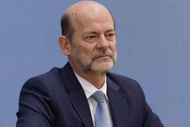 Jahresbericht Bundespolizei 2022 vorgestellt 2023-11-08 - Deutschland, Berlin - Bundespressekonferenz: LKW-Hersteller und Logistikverbände betrachten politische Rahmenbedingungen als Hemmnis für die Klimaneutralität des Güterkraftverkehrs. Im Bild Dr. Manfred Schuckert, Vorstandsvorsitzender Daimler Truck Holding AG.