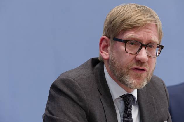 Jahresbericht Bundespolizei 2022 vorgestellt 2023-11-08 - Deutschland, Berlin - Bundespressekonferenz: LKW-Hersteller und Logistikverbände betrachten politische Rahmenbedingungen als Hemmnis für die Klimaneutralität des Güterkraftverkehrs. Im Bild Frank Huster, Hauptgeschäftsführer Bundesverband Spedition und Logistik (DSLV).