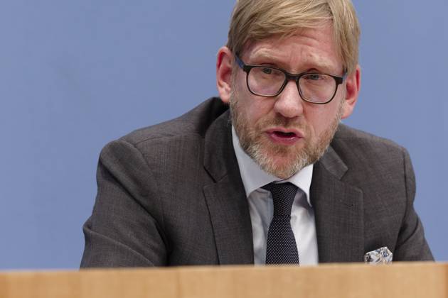 Jahresbericht Bundespolizei 2022 vorgestellt 2023-11-08 - Deutschland, Berlin - Bundespressekonferenz: LKW-Hersteller und Logistikverbände betrachten politische Rahmenbedingungen als Hemmnis für die Klimaneutralität des Güterkraftverkehrs. Im Bild Frank Huster, Hauptgeschäftsführer Bundesverband Spedition und Logistik (DSLV).