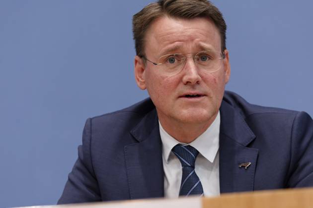 Jahresbericht Bundespolizei 2022 vorgestellt 2023-11-08 - Deutschland, Berlin - Bundespressekonferenz: LKW-Hersteller und Logistikverbände betrachten politische Rahmenbedingungen als Hemmnis für die Klimaneutralität des Güterkraftverkehrs. Im Bild Alexander Vlaskamp, Vorstandsvorsitzender MAN Truck & Bus SE.