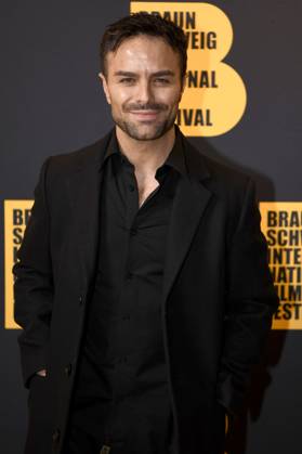 Marios Gavrilis bei der Preisverleihung vom 37. Braunschweig International Film Festival im Großen Haus des Staatstheaters Braunschweig. Braunschweig, 11.11.2023