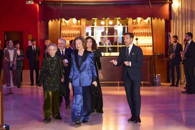 Entertainment Bilder des Tages 13-11-2023 Madrid Queen Sofia and Princess Irene of Greece attend the 38th edition of the BMW painting prize concert at the royal theatre in Madrid. No Spain Â  Copyright: xPPEx