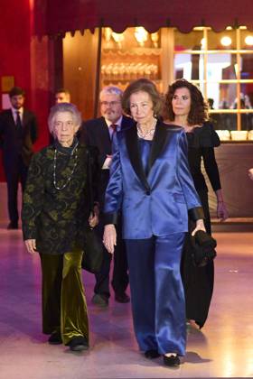 13-11-2023 Madrid Queen Sofia and Princess Irene of Greece attend the 38th edition of the BMW painting prize concert at the royal theatre in Madrid. No Spain Â  Copyright: xPPEx