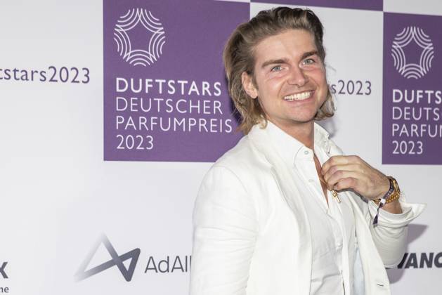 Influencer Jeremy Fragrance. DUFTSTARS 2023 - Deutscher Parfumpreis Verleihung des deutschen Parfumpreises DUFTSTARS durch die Fragrance Foundation am 16.11.2023, Rheinterrassen, Duesseldorf.