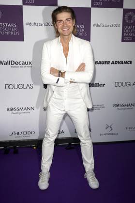 Jeremy Fragrance bei der Verleihung des Deutschen Parfumpreises Duftstars 2023 auf der Rheinterrasse Düsseldorf. Düsseldorf, 16.11.2023