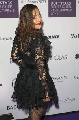 Nina Moghaddam bei der Verleihung des Deutschen Parfumpreises Duftstars 2023 auf der Rheinterrasse Düsseldorf. Düsseldorf, 16.11.2023