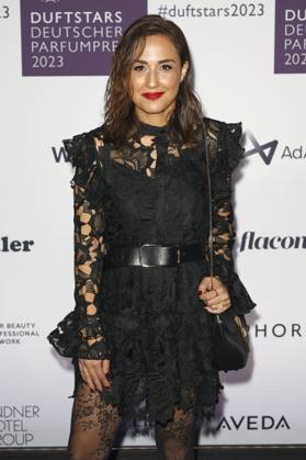 Nina Moghaddam bei der Verleihung des Deutschen Parfumpreises Duftstars 2023 auf der Rheinterrasse Düsseldorf. Düsseldorf, 16.11.2023