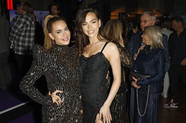 Jessica Haller und Lili Paul-Roncalli bei der Verleihung des Deutschen Parfumpreises Duftstars 2023 auf der Rheinterrasse Düsseldorf. Düsseldorf, 16.11.2023