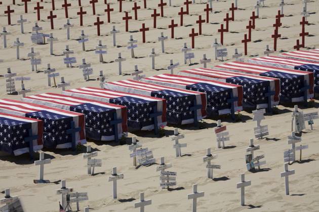 Arlington West Arlington West Cemetery, Santa Monica, Los Angeles County, California, United States of America memorial for the soldiers who died in Iraq Los Angeles California United States EDITORIAL USE ONLY Copyright: xx LarryxBrownsteinx ambphotos000013