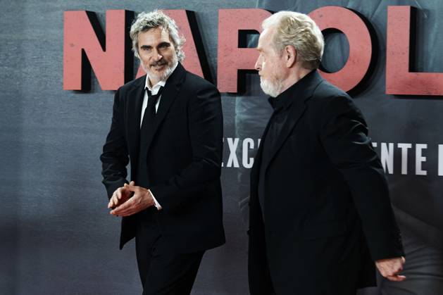 Bilder des Jahres 2023, Entertainment 11 November Joaquin Phoenix und Ridley Scott bei der Premiere des Kinofilms Napoleon im Museo del Prado. Madrid, 20.11.2023