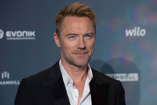 Ronan KEATING,. Saenger, Musiker, Roter Teppich, Red Carpet Show, Ankunft, arrival, Verleihung Deutscher Nachhaltigkeitspreis in Duesseldorf am 23.11.2023.