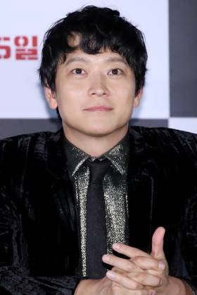 S. Korean actor Kang Dong-won S. Korean actor Kang Dong-won South Korean actor Kang Dong-won, who stars in the new movie Illang: The Wolf Brigade, poses for a photo during a publicity event in Seoul on July 20, 2018. The movie will be released in South Korea on July 25. (Yonhap) 2018-07-23 08:37:08 < 1980-2018 YONHAPNEWS AGENCY. .> EDITORIAL USE ONLY Copyright: xx PYH2018072301500034400 YonhapxNewsx yonphotos137895