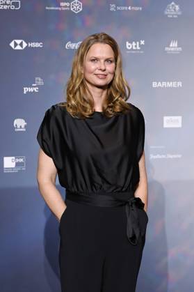 Schwimmerin Britta Steffen beim 16. Deutschen Nachhaltigkeitspreis 2023 im Maritim Hotel Düsseldorf. Zum 16. Mal werden gemeinsam mit der Bundesregierung und weiteren Partnern im Düsseldorfer Martim Hotel Vorreiter der Nachhaltigkeit ausgezeichnet. Prämiert werden die Sieger der Wettbewerbe Unternehmen, Sport, Internationaler Deutscher Nachhaltigkeitspreis, Architektur und des Next Economy Awards. Düsseldorf, 24.11.2023 NRW Deutschland Copyright: xChristophxHardtx