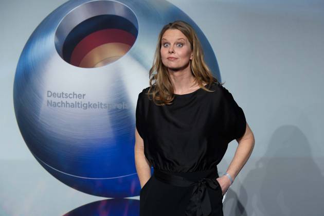Britta STEFFEN, Schwimmerin, Roter Teppich, Red Carpet Show, Ankunft, arrival, Verleihung Deutscher Nachhaltigkeitspreis in Duesseldorf am 24.11.2023.