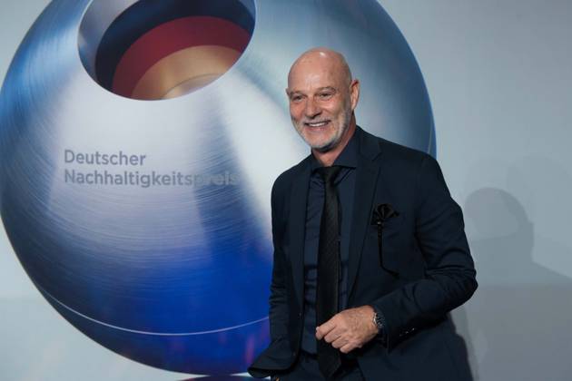 Simon LICHT, Schauspieler, Roter Teppich, Red Carpet Show, Ankunft, arrival, Verleihung Deutscher Nachhaltigkeitspreis in Duesseldorf am 24.11.2023.