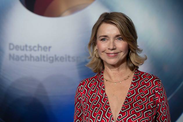 Tina RULAND, Schauspielerin, Roter Teppich, Red Carpet Show, Ankunft, arrival, Verleihung Deutscher Nachhaltigkeitspreis in Duesseldorf am 24.11.2023.