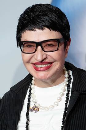 Teresa PIEJEK, Managerin der Musikgruppe CULCHA CANDELA, Band, Roter Teppich, Red Carpet Show, Ankunft, arrival, Verleihung Deutscher Nachhaltigkeitspreis in Duesseldorf am 24.11.2023.