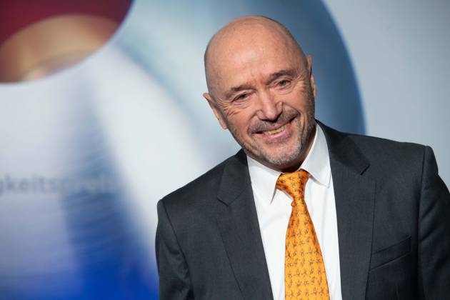 Christian NEUREUTHER, ehem. Skirennfahrer, Roter Teppich, Red Carpet Show, Ankunft, arrival, Verleihung Deutscher Nachhaltigkeitspreis in Duesseldorf am 24.11.2023.