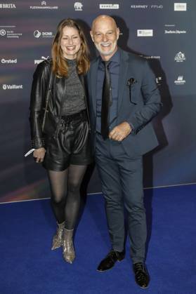 Tina Rottensteiner und Simon Licht bei der Verleihung des 16. Deutschen Nachhaltigkeitspreises 2023 im Maritim Hotel. Düsseldorf, 24.11.2023