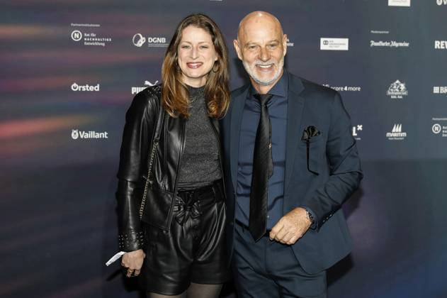 Tina Rottensteiner und Simon Licht bei der Verleihung des 16. Deutschen Nachhaltigkeitspreises 2023 im Maritim Hotel. Düsseldorf, 24.11.2023