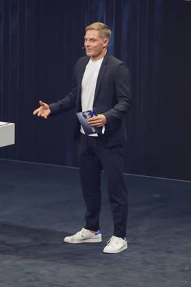 Sebastian Steudtner bei der Verleihung des 16. Deutschen Nachhaltigkeitspreises 2023 im Maritim Hotel. Düsseldorf, 24.11.2023