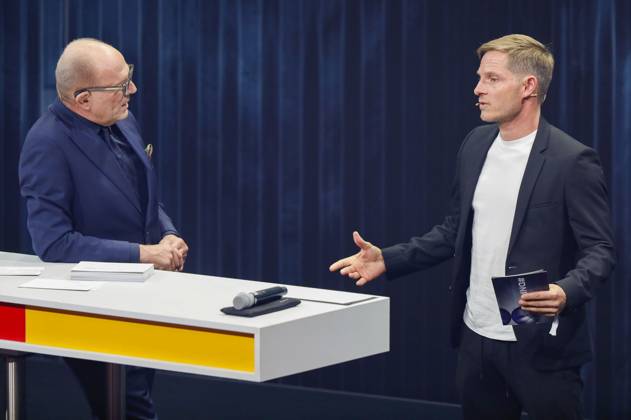 Stefan Schulze-Hausmann und Sebastian Steudtner bei der Verleihung des 16. Deutschen Nachhaltigkeitspreises 2023 im Maritim Hotel. Düsseldorf, 24.11.2023