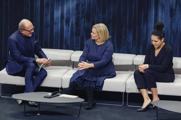 Stefan Schulze-Hausmann, Nancy Faeser und Celia Sasic bei der Verleihung des 16. Deutschen Nachhaltigkeitspreises 2023 im Maritim Hotel. Düsseldorf, 24.11.2023