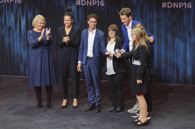 Nancy Faeser und Celia Sasic mit Preisträgern bei der Verleihung des 16. Deutschen Nachhaltigkeitspreises 2023 im Maritim Hotel. Düsseldorf, 24.11.2023