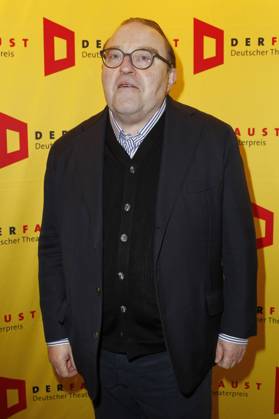 Gustav Peter Wöhler bei der Verleihung des 18. Deutschen Theaterpreises Der Faust 2023 im Thalia Theater. Hamburg, 25.11.2023