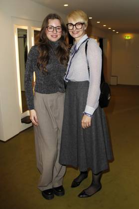 Susann Atwell mit Tochter Ava bei der Verleihung des 18. Deutschen Theaterpreises Der Faust 2023 im Thalia Theater. Hamburg, 25.11.2023