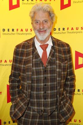 Rufus Beck bei der Verleihung des 18. Deutschen Theaterpreises Der Faust 2023 im Thalia Theater. Hamburg, 25.11.2023