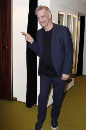 Heinrich Schafmeister bei der Verleihung des 18. Deutschen Theaterpreises Der Faust 2023 im Thalia Theater. Hamburg, 25.11.2023