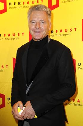 Jörg Pilawa bei der Verleihung des 18. Deutschen Theaterpreises Der Faust 2023 im Thalia Theater. Hamburg, 25.11.2023