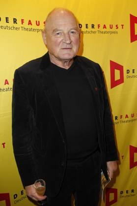 Burghart Klaußner bei der Verleihung des 18. Deutschen Theaterpreises Der Faust 2023 im Thalia Theater. Hamburg, 25.11.2023