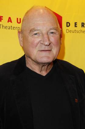 Burghart Klaußner bei der Verleihung des 18. Deutschen Theaterpreises Der Faust 2023 im Thalia Theater. Hamburg, 25.11.2023
