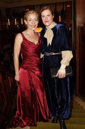 Natalie O Hara und Fritzi Haberlandt bei der Verleihung des 18. Deutschen Theaterpreises Der Faust 2023 im Thalia Theater. Hamburg, 25.11.2023