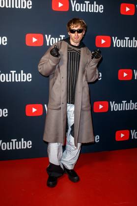 YouTube Music Artist Dinner Award 2023 Maurice Ernst (Bilderbuch) beim YouTube Music Artist Dinner Award 2023 im Grill Royal am 28.11.2023 in Berlin. Copyright: xEventpressxKochanx