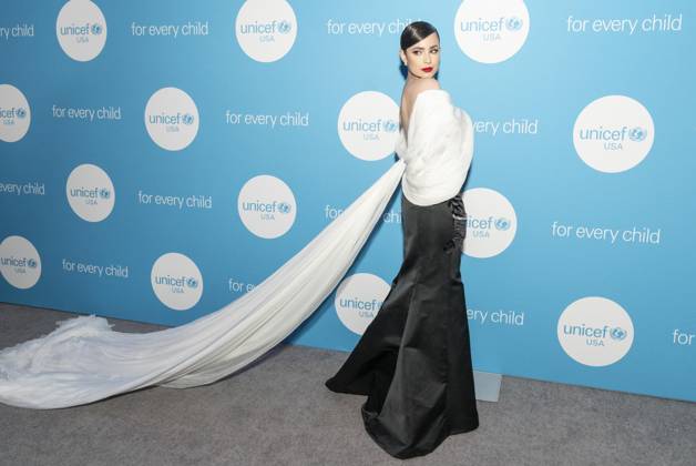 Bilder des Jahres 2023, Entertainment 11 November Entertainment Themen der Woche KW48 Entertainment Bilder des Tages November 28, 2023, New York, New York, United States: Sofia Carson wearing dress by Giambattista Valli attends UNICEF Gala 2023 at Cipriani Wall Street in New York on November 28, 2023 New York United States - ZUMAr339 20231128_znp_r339_054 Copyright: xLevxRadinx