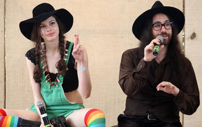 E20031517. JPG PAPANTLA, Ver. Summit Cumbre-Tajín.- El duo The Ghost of a Saber Tooth Tiger (The Goastt), conformado por Sean Lennon y Charlotte Kemp Muhl, ofrecen una conferencia de prensa este Viernes, previo a su presentación en la Cumbre Tajín 2015. Foto: Agencia EL UNIVERSAL Ariel Ojeda RML EDITORIAL USE ONLY  Copyright: xx x universalpix327528