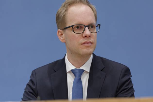 PISA 2022 vorgestellt 2023-12-05 - Deutschland, Berlin - Bundespressekonferenz zur Veröffentlichung des PISA 2022-Berichts. Im Bild Jens Brandenburg (FDP), Parlamentarischer Staatssekretär im Bundesministerium für Bildung und Forschung (BMBF
