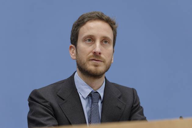 PISA 2022 vorgestellt 2023-12-05 - Deutschland, Berlin - Bundespressekonferenz zur Veröffentlichung des PISA 2022-Berichts. Im Bild v.l. Jens Brandenburg (FDP), Parlamentarischer Staatssekretär im Bundesministerium für Bildung und Forschung (BMBF), Katharina Günher-Wünsch (CDU), Senatorin für Bildung, Jugend und Familie in Berlin und VPräsidentin der Kultusministerkonferenz (KMK), Prof. Dr. Doris Lewalter, Nationale PISA-Projektleiterin, und Francesco Avvisati, OECD, Ko-Autor der Studie.