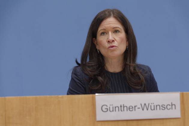 PISA 2022 vorgestellt 2023-12-05 - Deutschland, Berlin - Bundespressekonferenz zur Veröffentlichung des PISA 2022-Berichts. Im Bild Katharina Günher-Wünsch (CDU), Senatorin für Bildung, Jugend und Familie in Berlin und Präsidentin der Kultusministerkonferenz (KMK).
