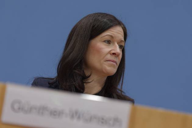 PISA 2022 vorgestellt 2023-12-05 - Deutschland, Berlin - Bundespressekonferenz zur Veröffentlichung des PISA 2022-Berichts. Im Bild Katharina Günher-Wünsch (CDU), Senatorin für Bildung, Jugend und Familie in Berlin und Präsidentin der Kultusministerkonferenz (KMK).