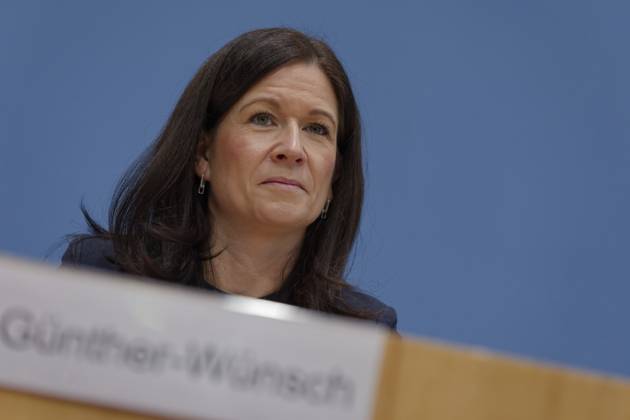 PISA 2022 vorgestellt 2023-12-05 - Deutschland, Berlin - Bundespressekonferenz zur Veröffentlichung des PISA 2022-Berichts. Im Bild Katharina Günher-Wünsch (CDU), Senatorin für Bildung, Jugend und Familie in Berlin und Präsidentin der Kultusministerkonferenz (KMK).